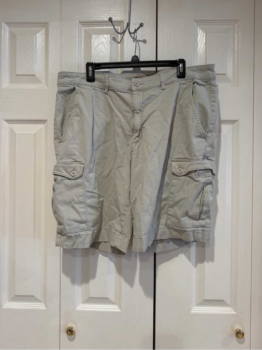 St. John's Bay Light Gray Cargo Shorts